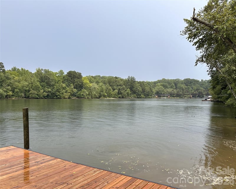 1800 Hilferty Rd, Hickory, NC 28601