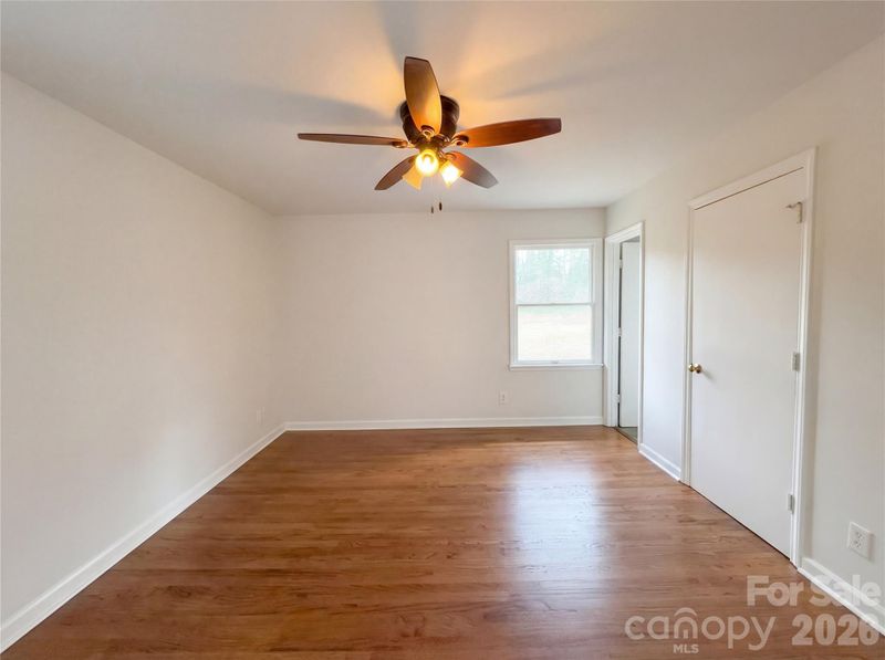 3695 Lake Shore Rd S, Denver, NC 28037