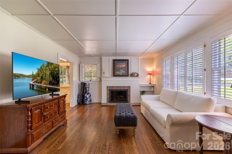 216 31st Ave NW, Hickory, NC 28601