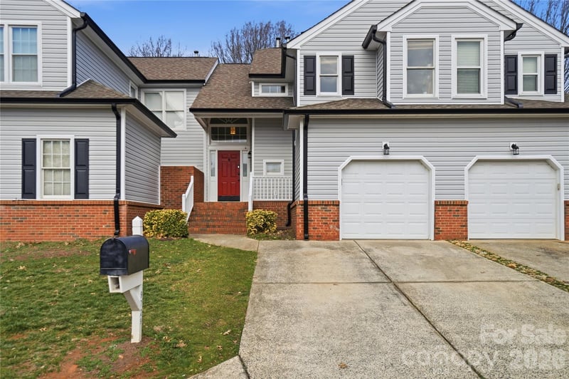8729 Fox Chase Ln, Charlotte, NC 28269