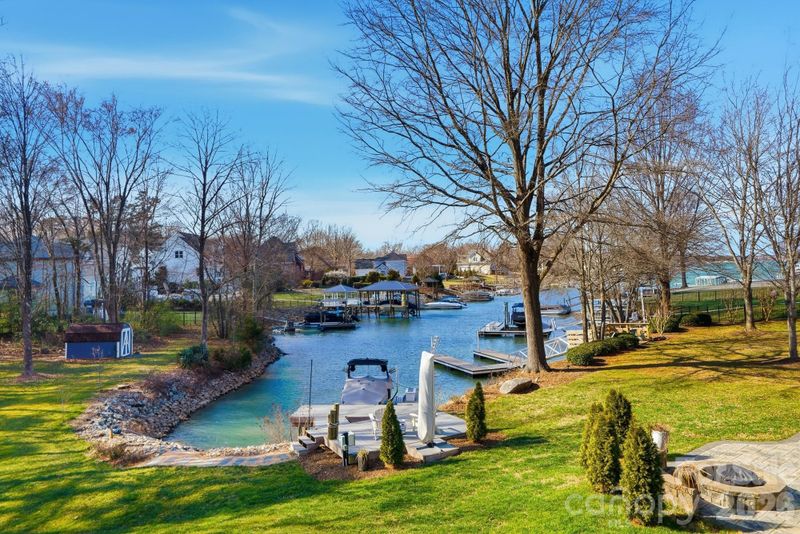 21037 Norman Shores Dr, Cornelius, NC 28031