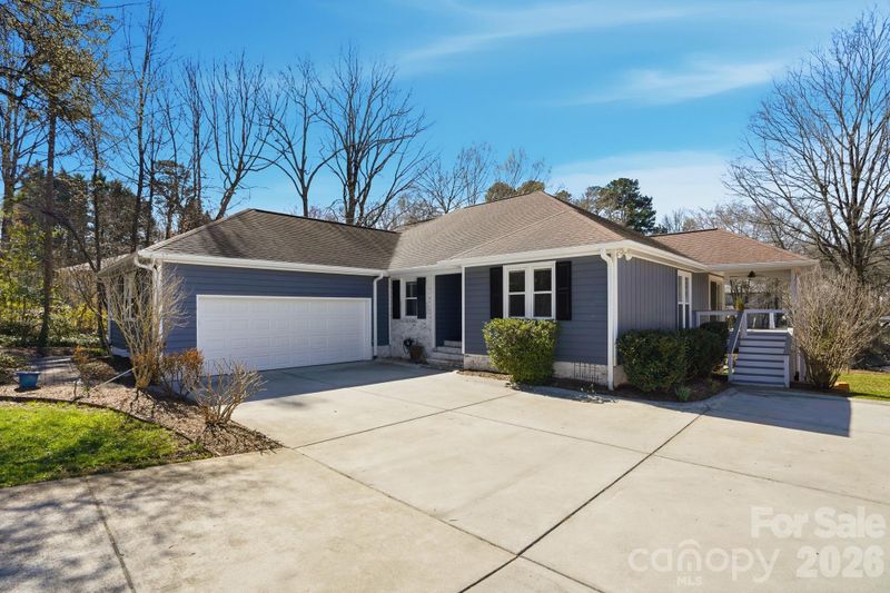 21037 Norman Shores Dr, Cornelius, NC 28031