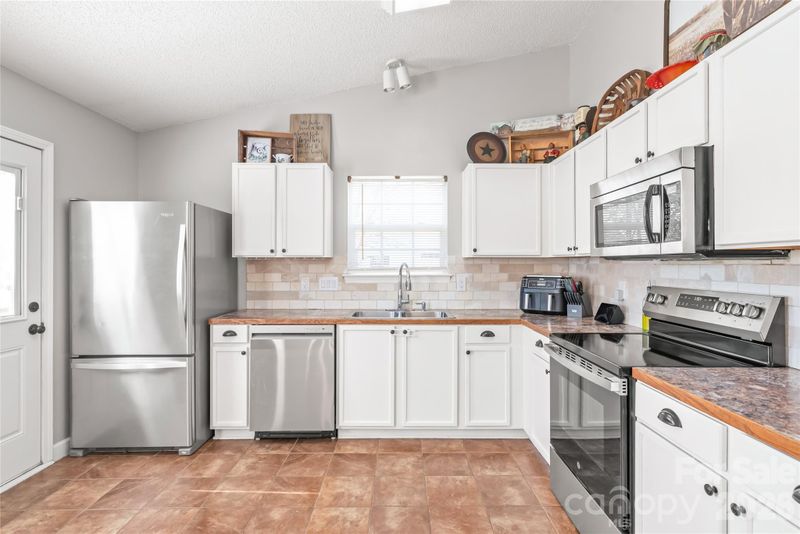 3085 Counselors Dr, Monroe, NC 28110