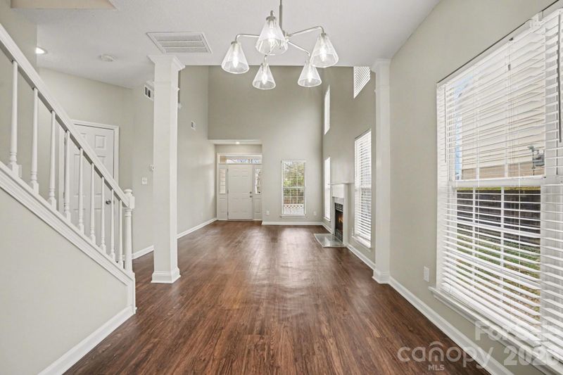 9032 Little Hampton Pl, Charlotte, NC 28215