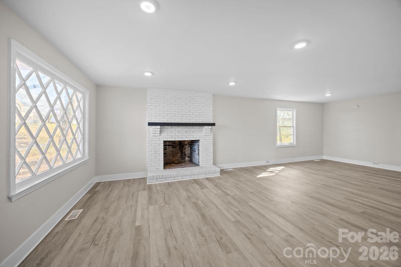 511 E Trade St, Dallas, NC 28034