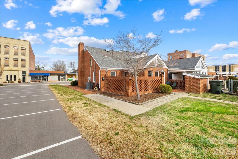 117 Main St W, Cherryville, NC 28021