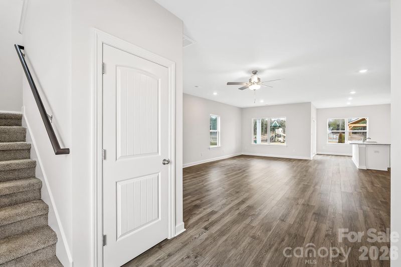 6740 Fairford Dr, Charlotte, NC 28215
