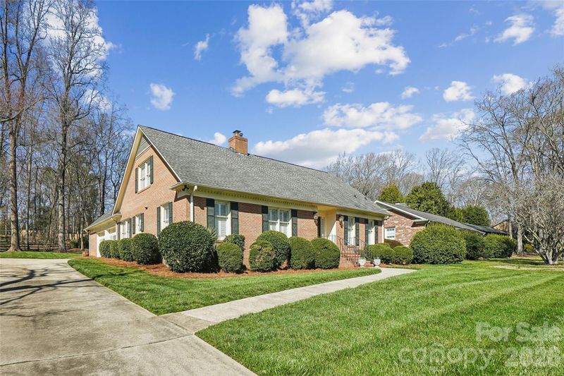 6610 Folger Dr, Charlotte, NC 28270