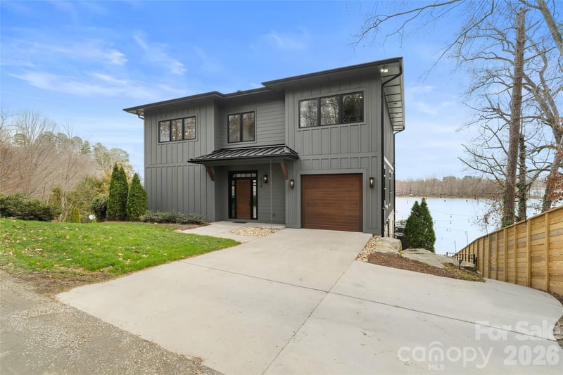324 Riverside Dr, Mount Holly, NC 28120