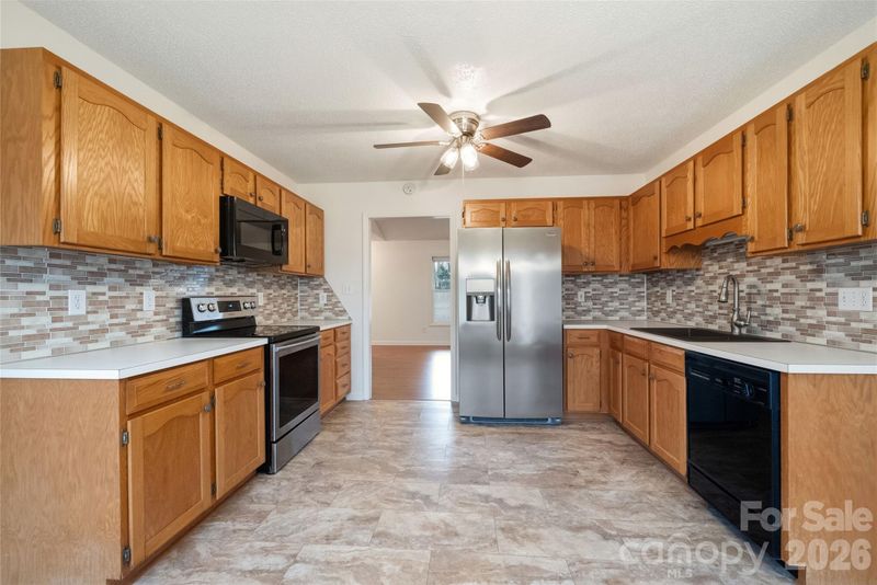 1808 Cameron Heights Cir, Denver, NC 28037