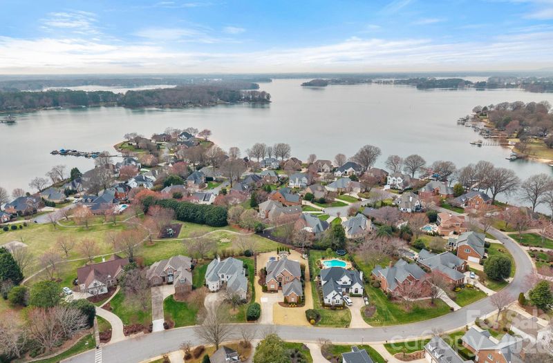 7604 Windaliere Dr, Cornelius, NC 28031