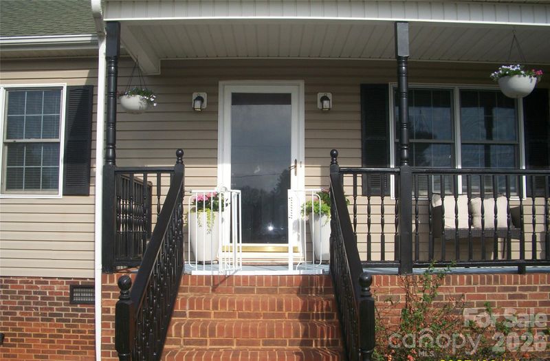 1882 George Brown Rd, Crouse, NC 28033