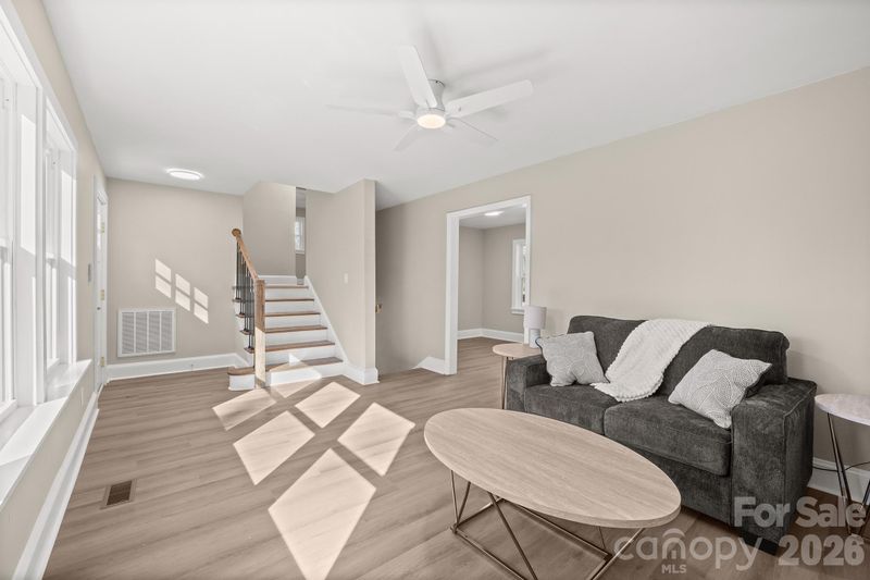 4035 Sheffield Dr, Charlotte, NC 28205
