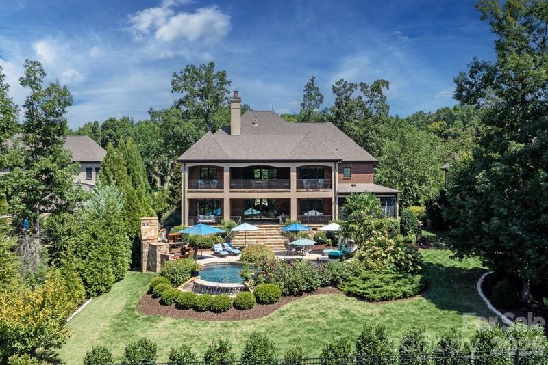 7915 Skye Lochs Dr, Waxhaw, NC 28173