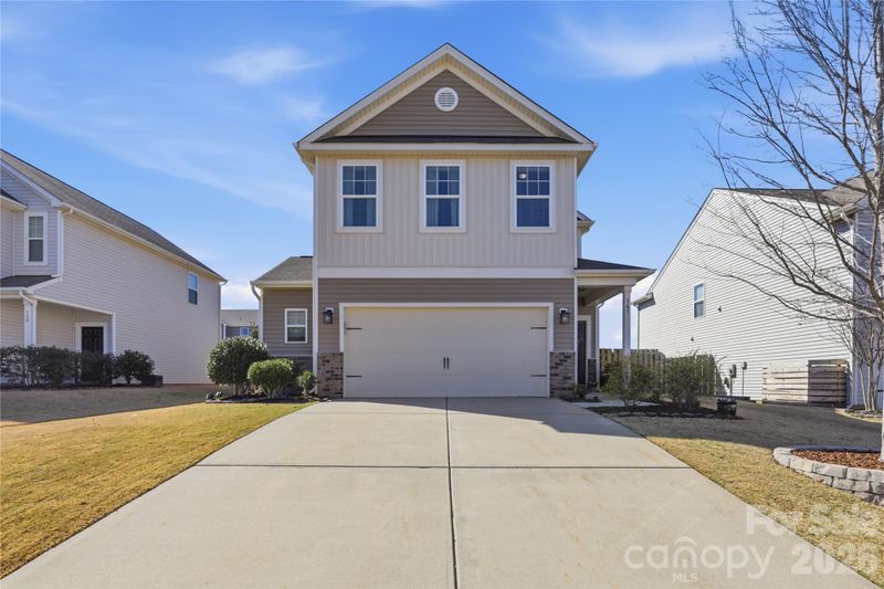 161 Hidden Lakes Rd, Statesville, NC 28677
