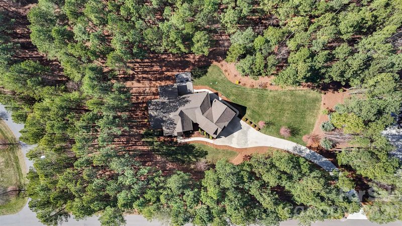 170 Silver Falls Dr, Troutman, NC 28166