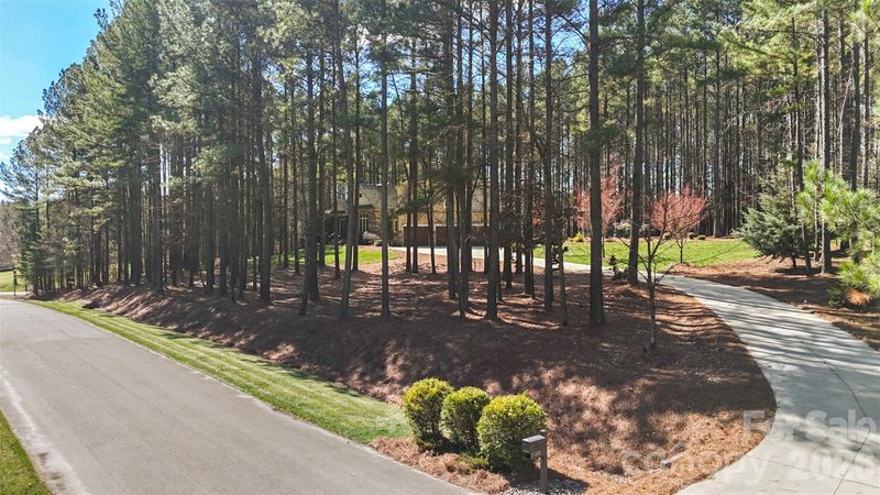 170 Silver Falls Dr, Troutman, NC 28166