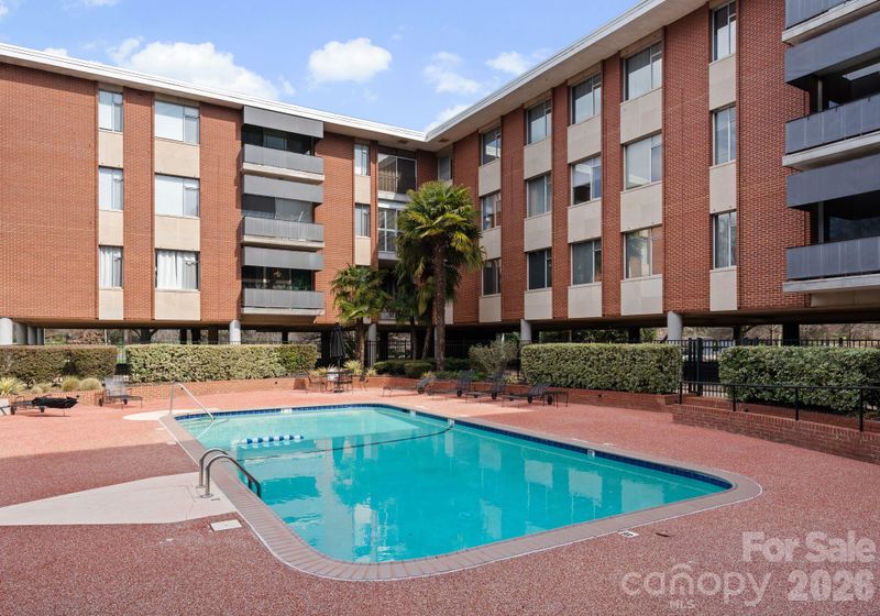 1300 Queens Rd, Charlotte, NC 28207