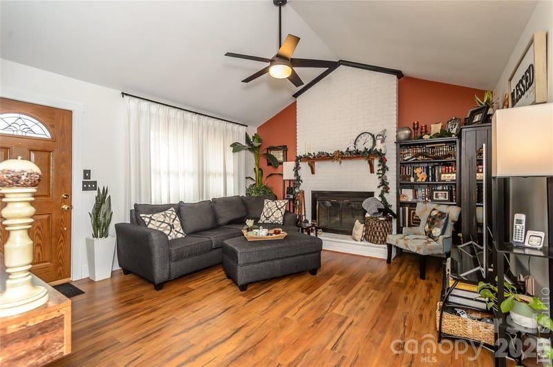 5164 Olde School Dr #44, Hickory, NC 28602