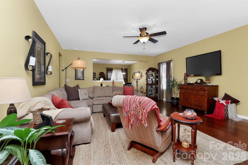 3217 Thorpe Ln, Clover, SC 29710