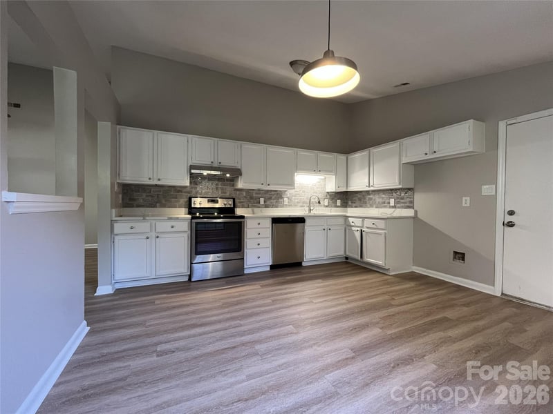5830 Stone Bluff Ct, Charlotte, NC 28214