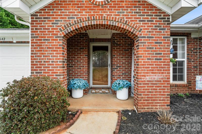 2642 Gradys Ground Dr, Mcconnells, SC 29726