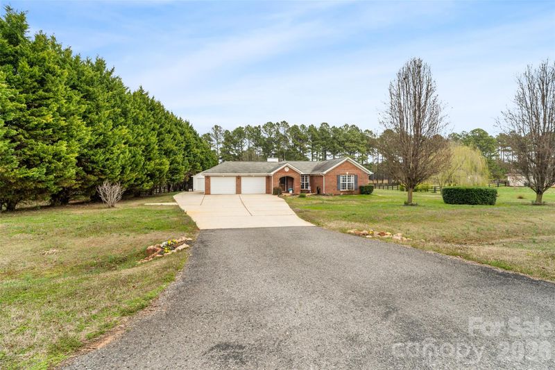 2642 Gradys Ground Dr, Mcconnells, SC 29726