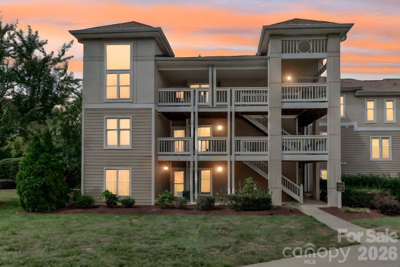 18563 Vineyard Point Ln, Cornelius, NC 28031