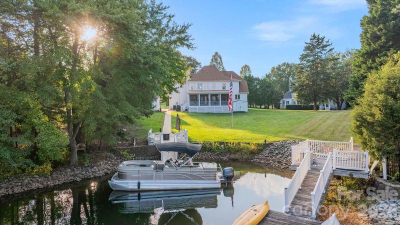 21216 Norman Shores Dr, Cornelius, NC 28031
