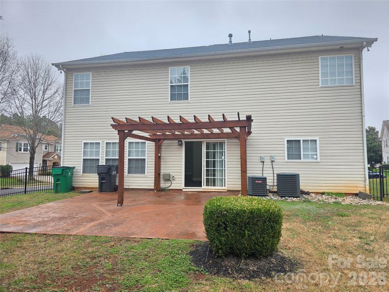 9525 Durness Dr, Charlotte, NC 28278