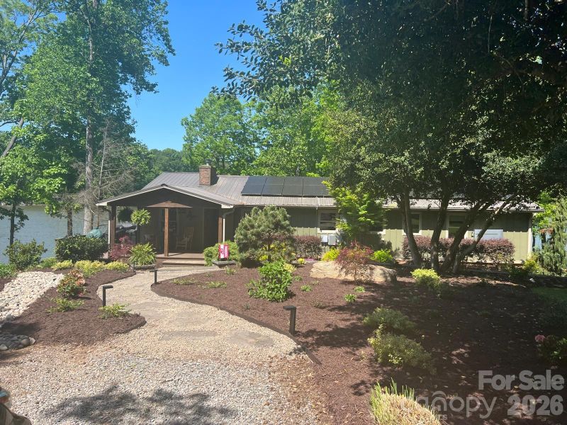 10710 Hadlow Ct, Charlotte, NC 28278