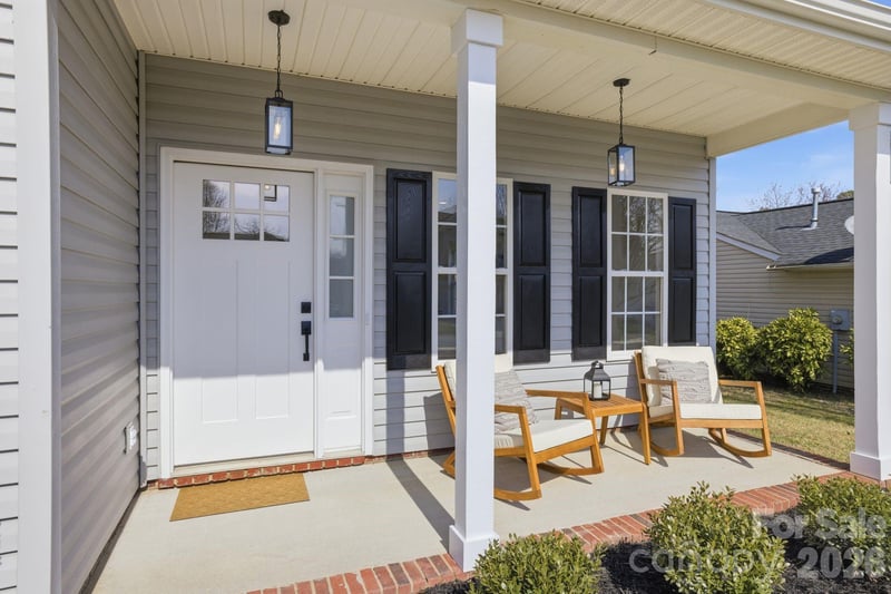 171 Kristens Court Dr, Mooresville, NC 28115