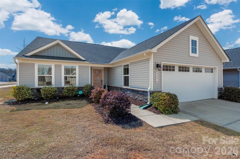 4246 Mackinnon Dr, Charlotte, NC 28214