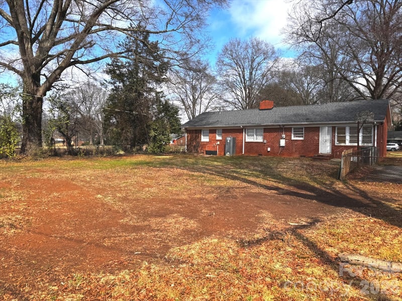 711 Yuma St, Charlotte, NC 28213