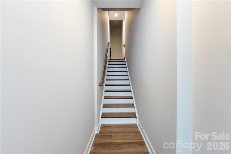 8022 Cedarsmith Ct, Charlotte, NC 28217