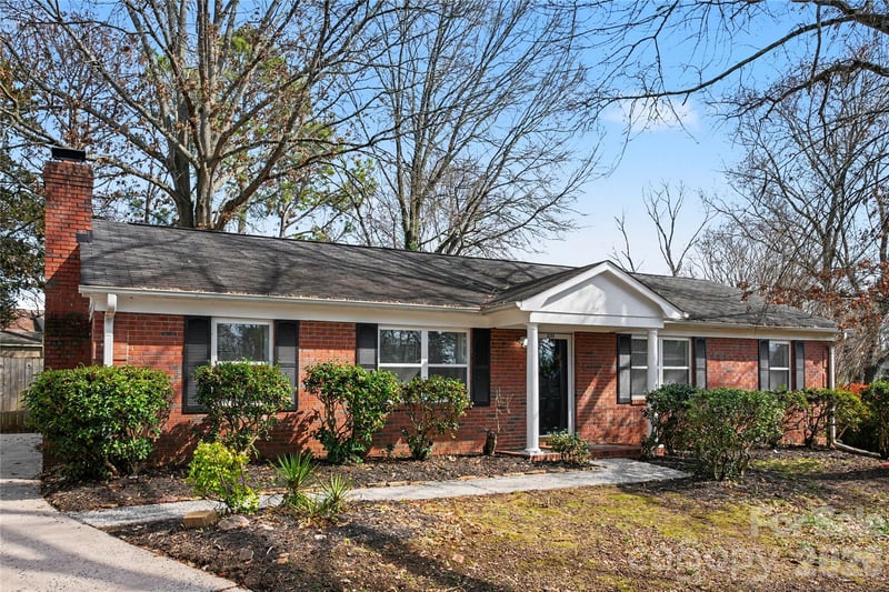 8205 Meadowind Cir, Charlotte, NC 28226