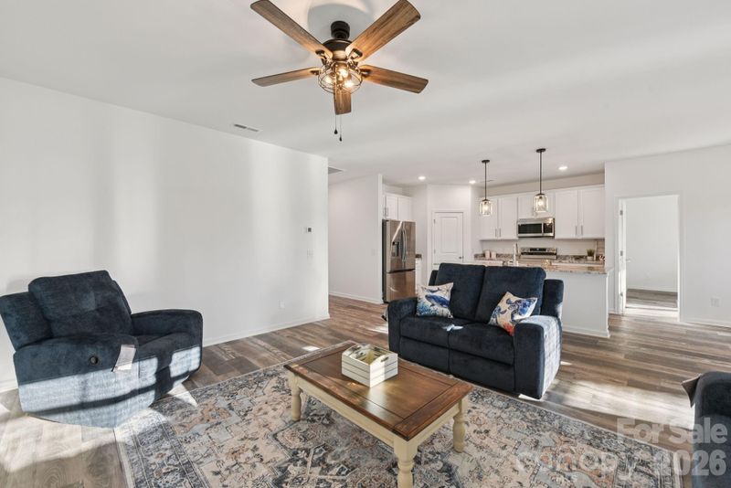 3567 Farmfield Dr, Claremont, NC 28610