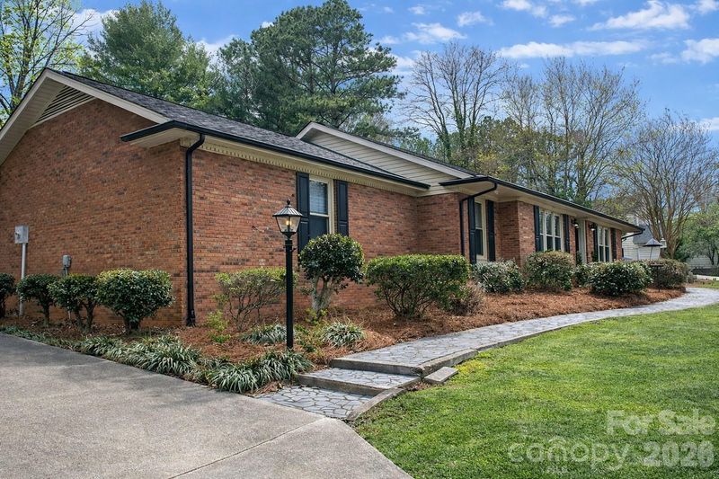 5334 Shoreview Dr, Concord, NC 28025