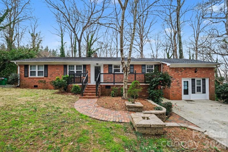 8101 Kerrybrook Cir, Charlotte, NC 28214