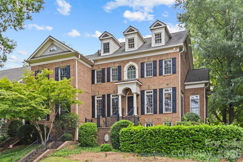 529 Queens Rd, Charlotte, NC 28207