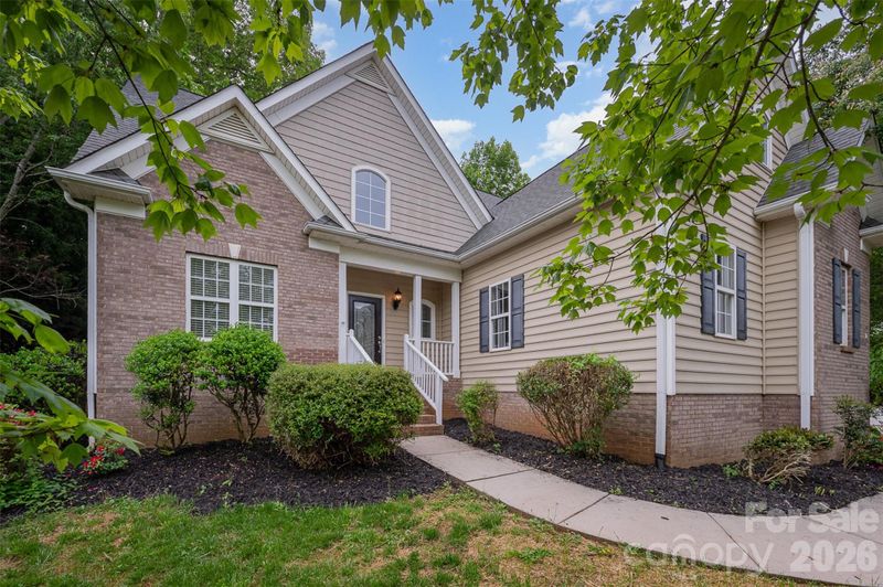 1033 Marguerite Dr, Lowell, NC 28098