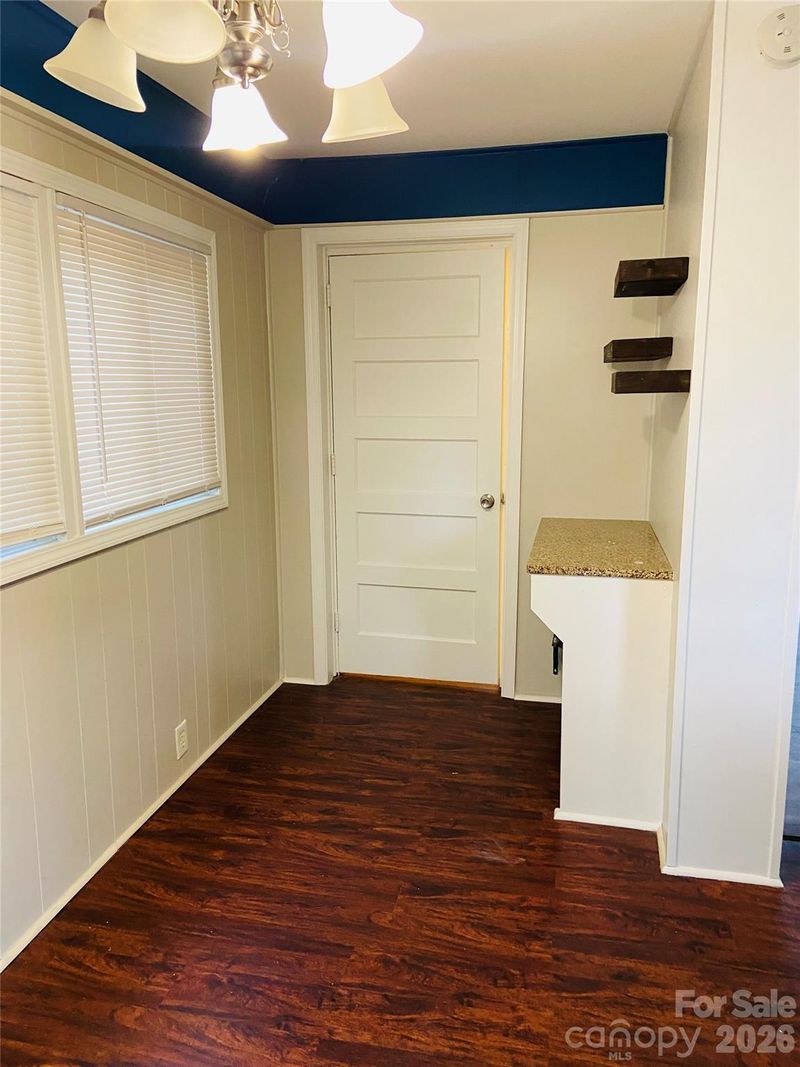 2823 Albany Ln, Charlotte, NC 28205