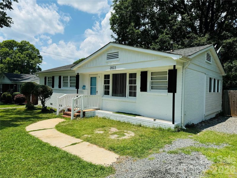 2823 Albany Ln, Charlotte, NC 28205