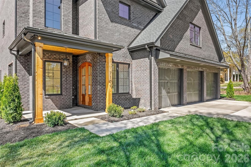 7109 Essington Dr, Charlotte, NC 28270