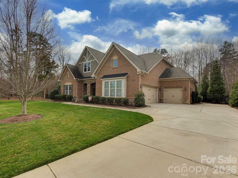 1428 Torrens Dr, Wesley Chapel, NC 28110