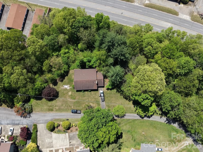 70 Winchester Dr, Waynesville, NC 28785