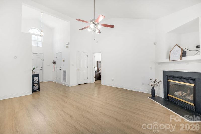 7316 Oxford Bluff Dr, Stanley, NC 28164