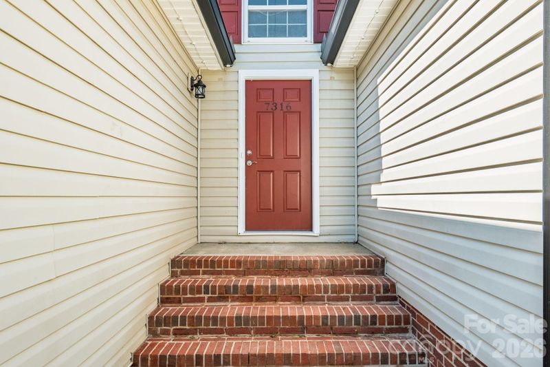 7316 Oxford Bluff Dr, Stanley, NC 28164