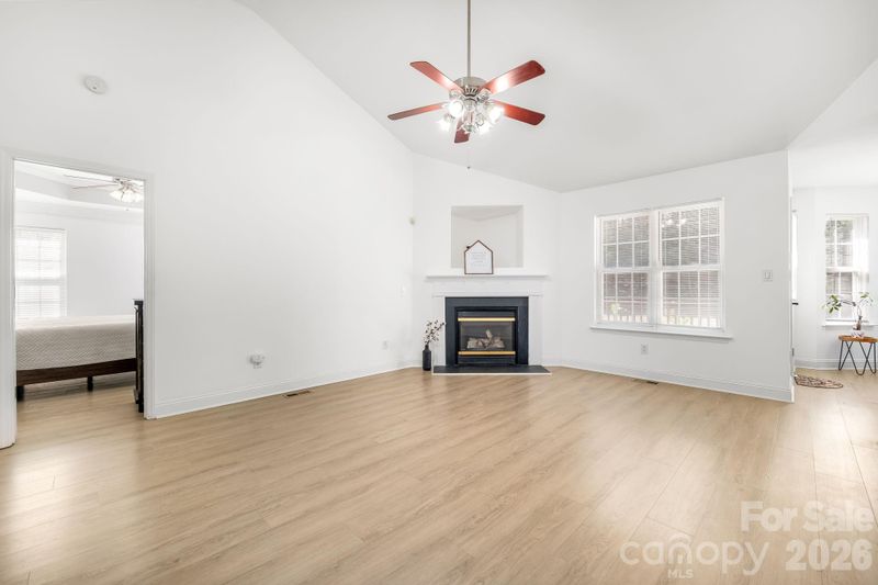 7316 Oxford Bluff Dr, Stanley, NC 28164