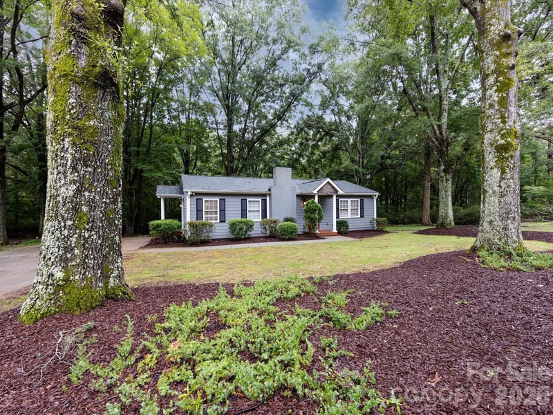 3109 Forest Lawn Dr, Matthews, NC 28104